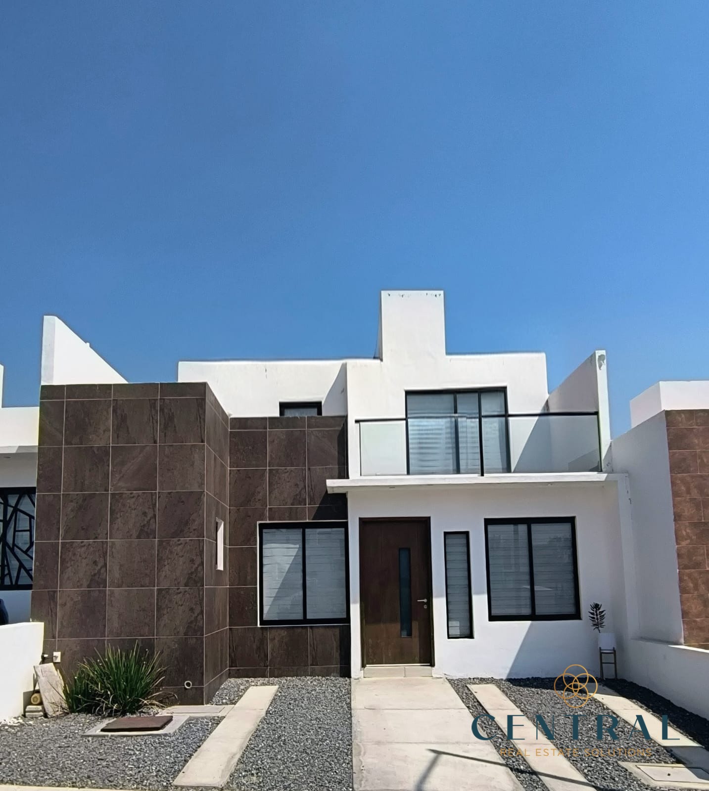 Casa en Renta en San Isidro Juriquilla $12,000 M.N. con Roof Garden (Rentada) 